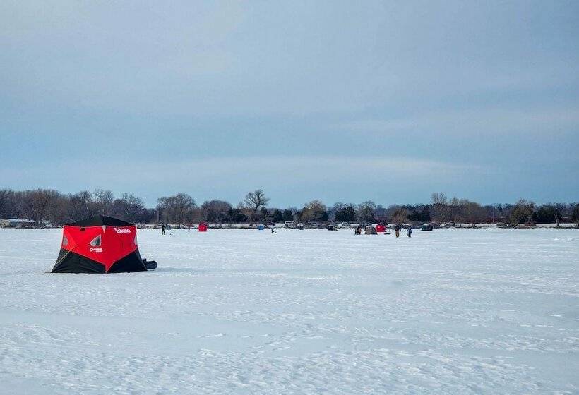 Charming Lake Winnebago Retreat: Dock & View!