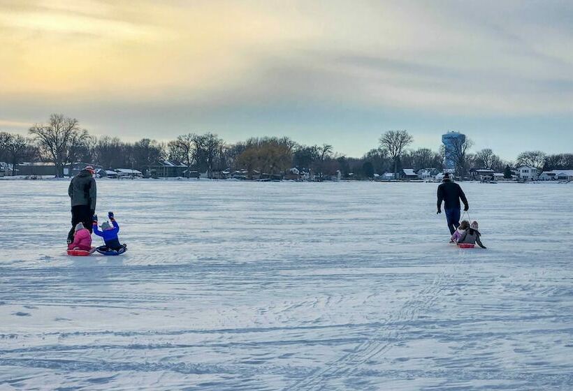 Charming Lake Winnebago Retreat: Dock & View!