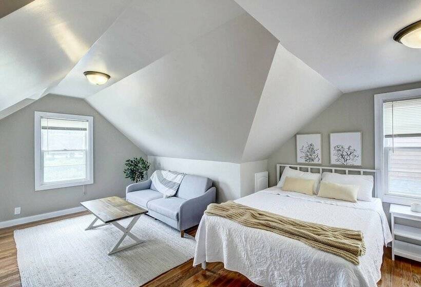 Charming Lake Winnebago Retreat: Dock & View!