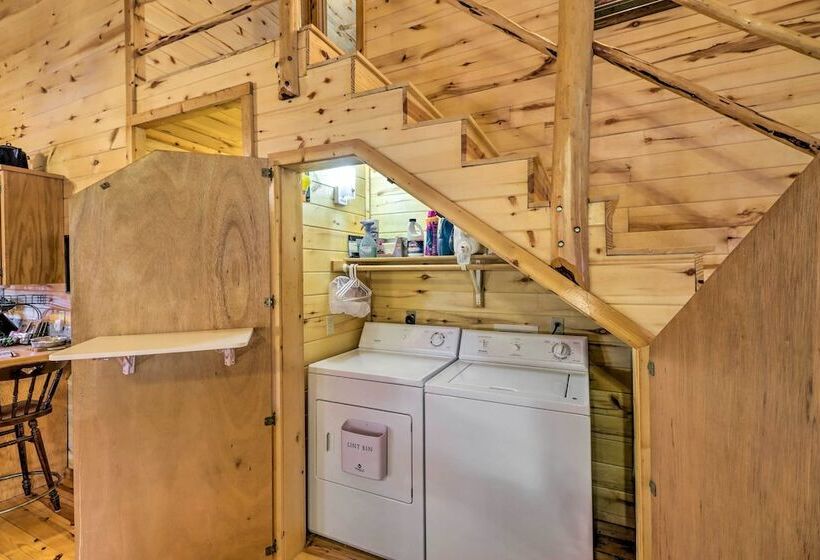 Charming Mountain View Cabin ~ 8 Mi To Dtwn!