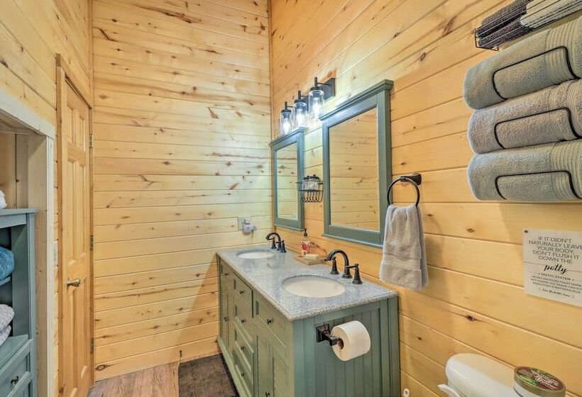 Charming Mountain View Cabin ~ 8 Mi To Dtwn!