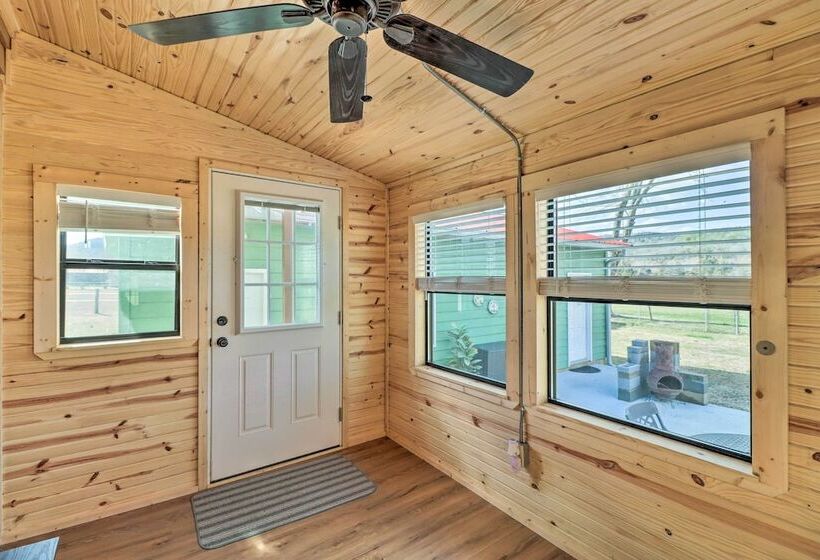 Charming Mountain View Cabin ~ 8 Mi To Dtwn!