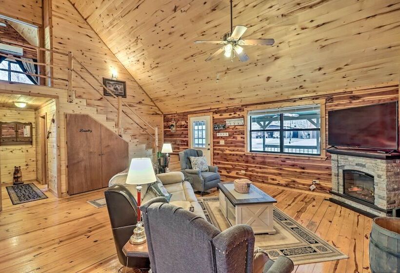 Charming Mountain View Cabin ~ 8 Mi To Dtwn!