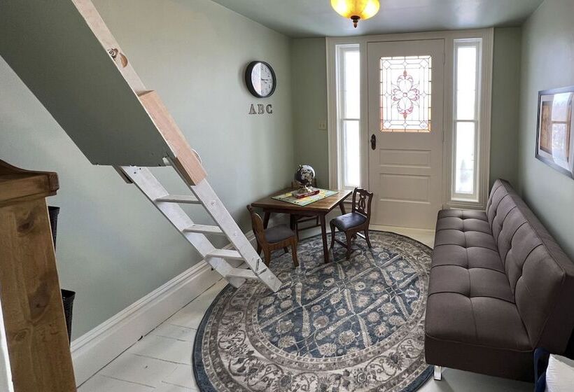 Charming Mt Pleasant Home In Historic Dtwn!