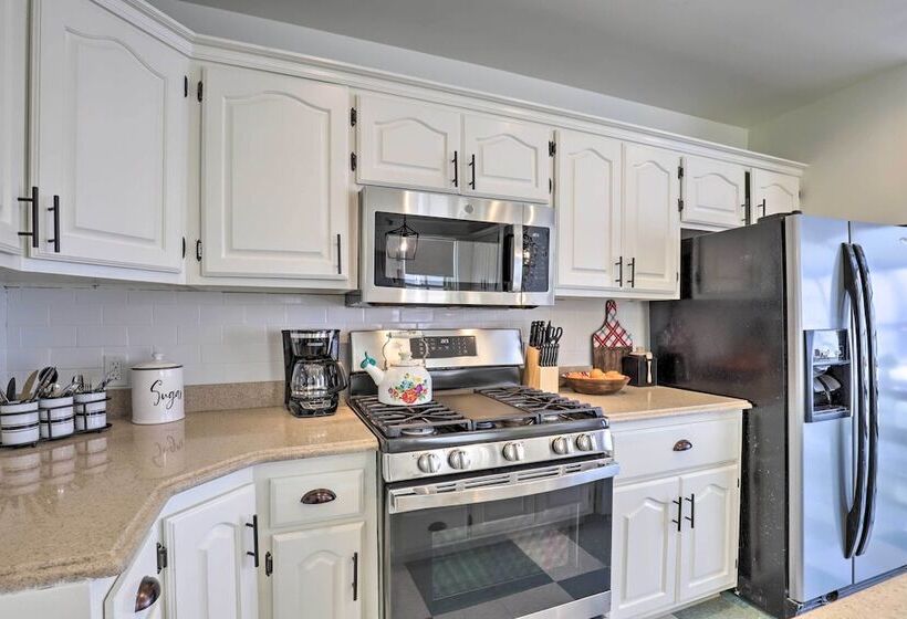 Charming Mt Pleasant Home In Historic Dtwn!