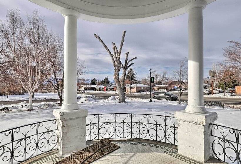 Charming Mt Pleasant Home In Historic Dtwn!