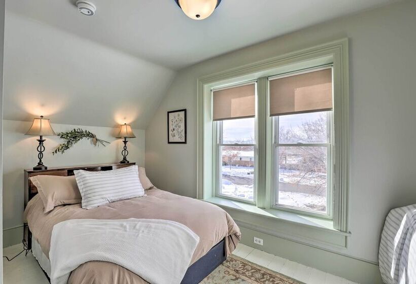 Charming Mt Pleasant Home In Historic Dtwn!