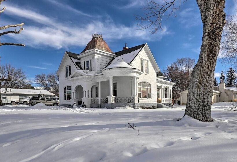 Charming Mt Pleasant Home In Historic Dtwn!