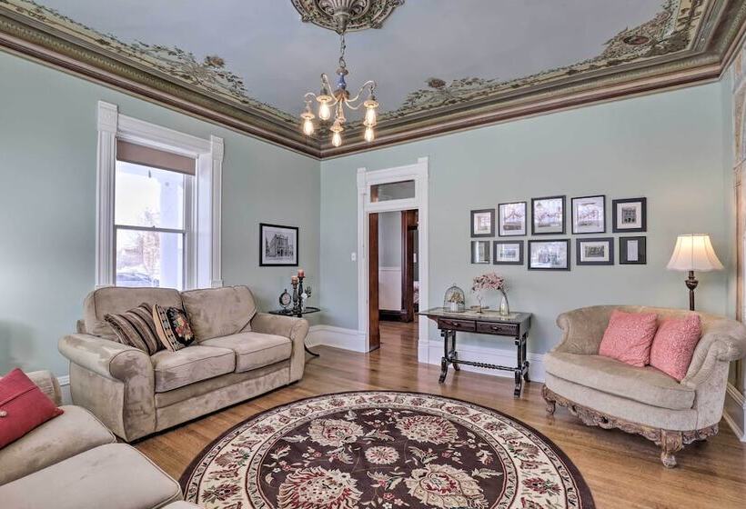 Charming Mt Pleasant Home In Historic Dtwn!