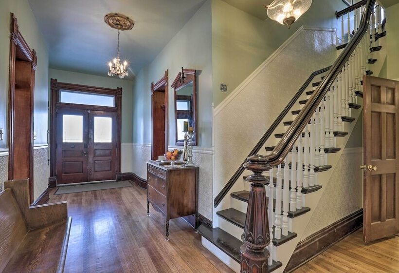Charming Mt Pleasant Home In Historic Dtwn!