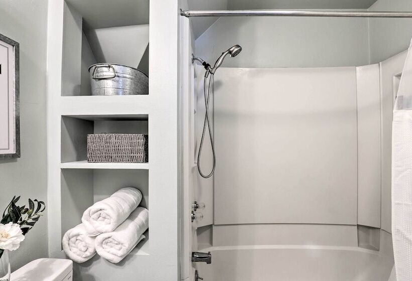 Charming Mt Pleasant Home In Historic Dtwn!