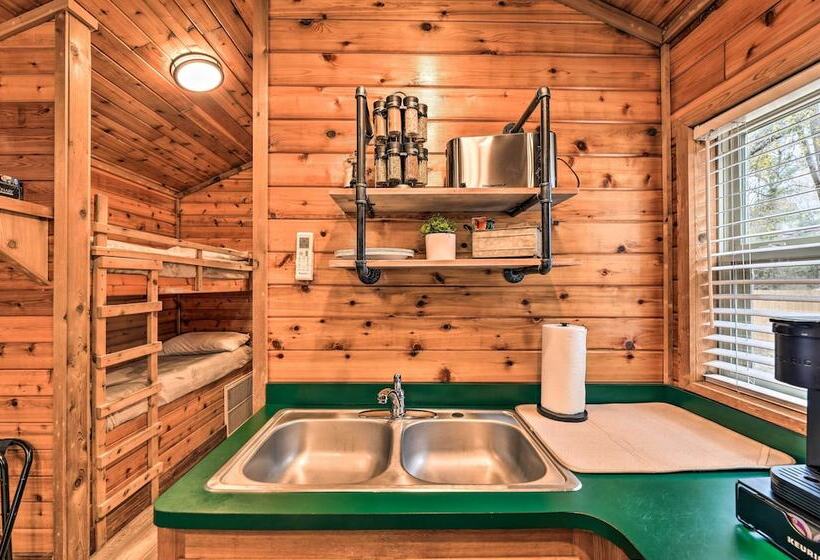 Charming New Bern Log Cabin   Pets Welcome!