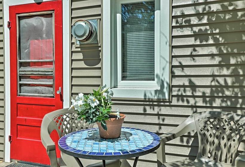 Charming Suttons Bay Cottage W/ Shared Waterfront!