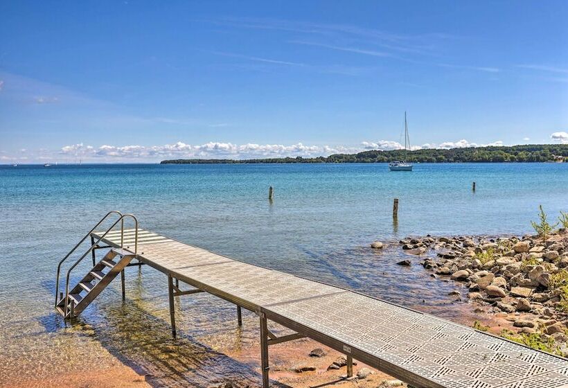 Charming Suttons Bay Cottage W/ Shared Waterfront!