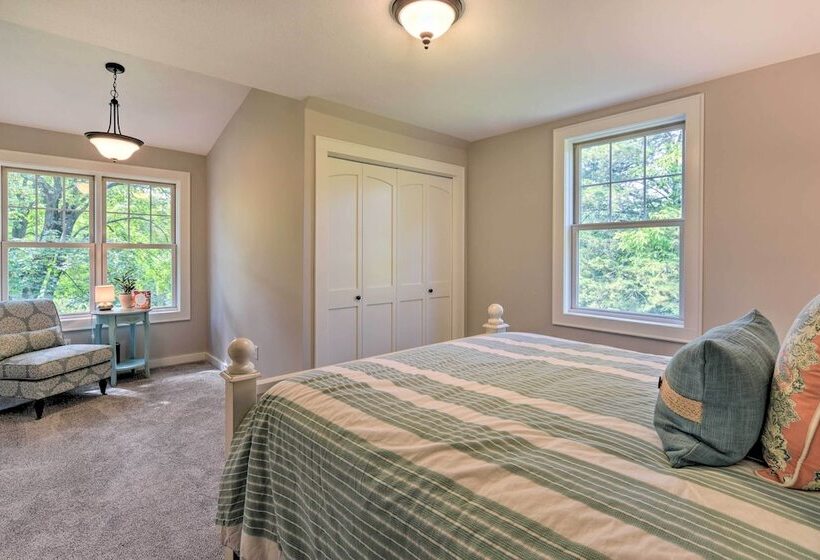 Charming Taylors Falls Home W/ Deck, Fire Pit