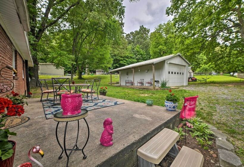 Cheerful Grand Rivers Cottage, 1/2 Mi To Lake