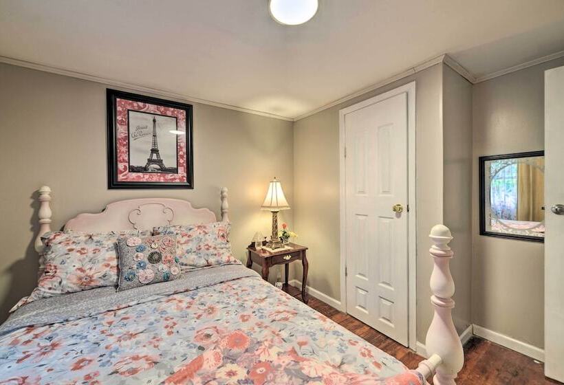 Cheerful Grand Rivers Cottage, 1/2 Mi To Lake