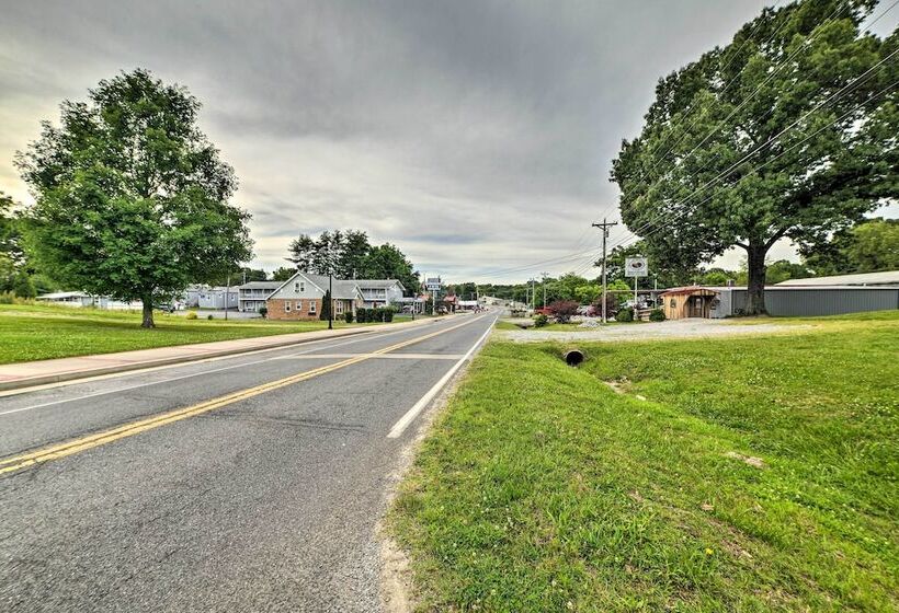Cheerful Grand Rivers Cottage, 1/2 Mi To Lake