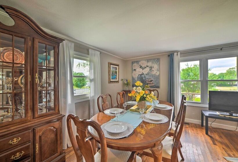 Cheerful Grand Rivers Cottage, 1/2 Mi To Lake