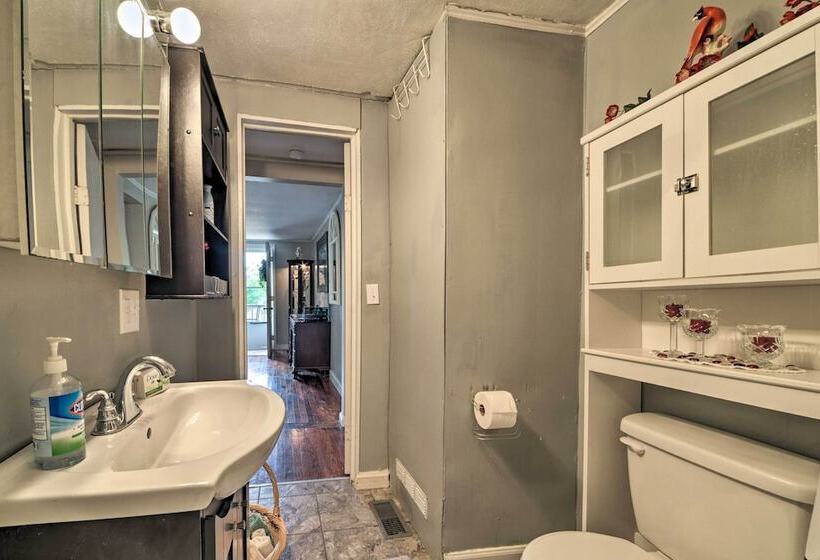 Cheerful Grand Rivers Cottage, 1/2 Mi To Lake