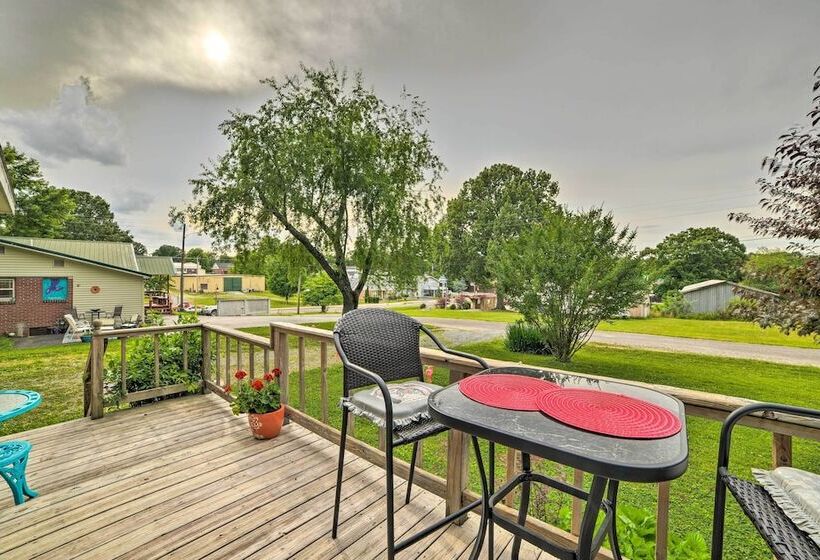 Cheerful Grand Rivers Cottage, 1/2 Mi To Lake