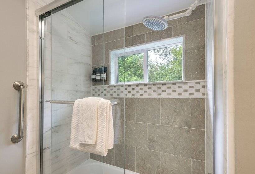 Chester Home ~ 12 Mi To Magic Mountain Ski Area