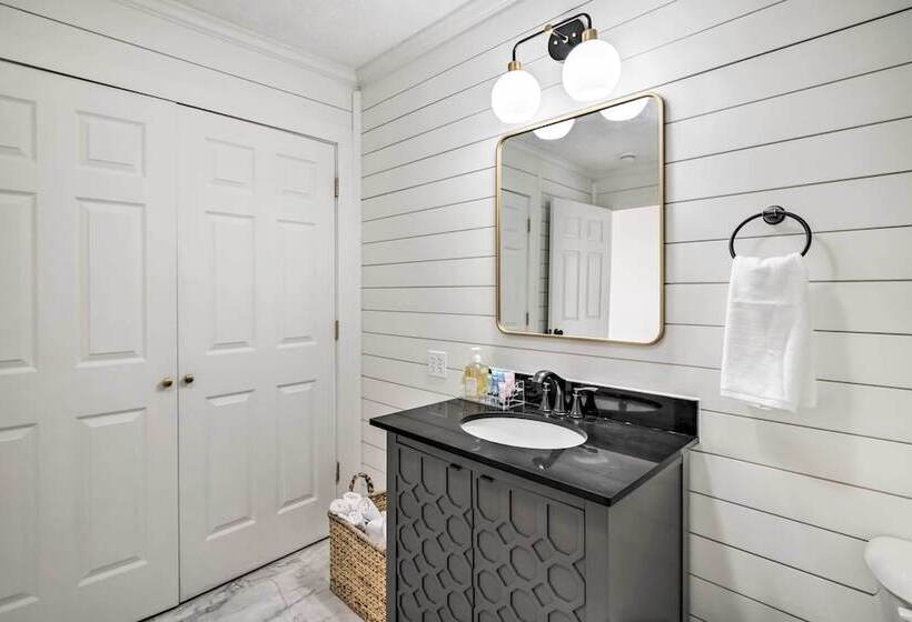 Chic Cottage Retreat W/ Grill, 2 Mi To Msu!