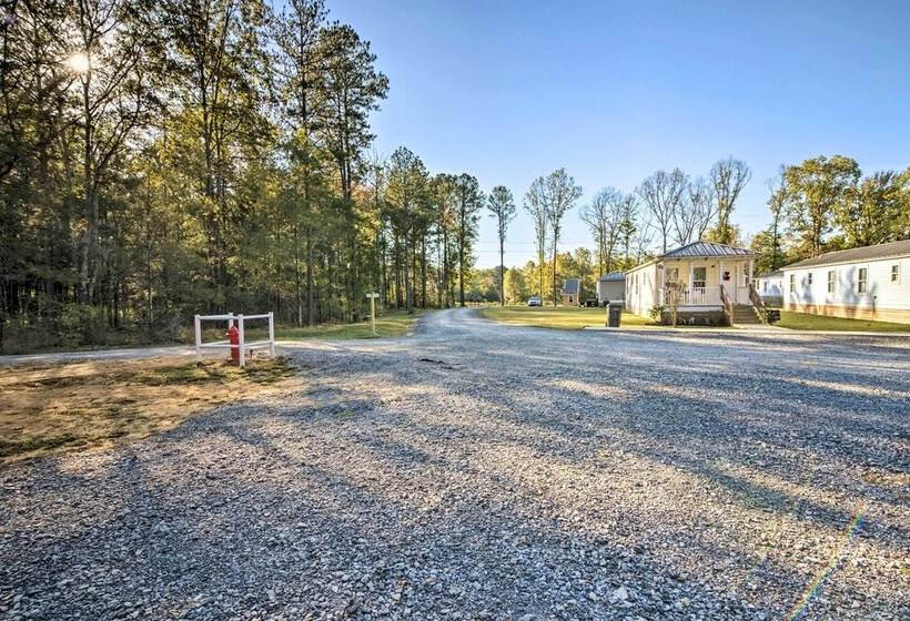 Chic Cottage Retreat W/ Grill, 2 Mi To Msu!