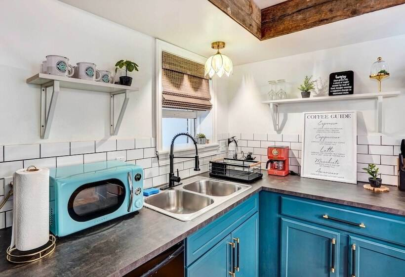 Chic Troy Home Near Downtown, 9 Mi To Albany!