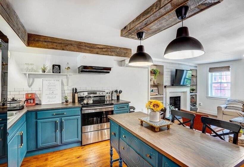 Chic Troy Home Near Downtown, 9 Mi To Albany!