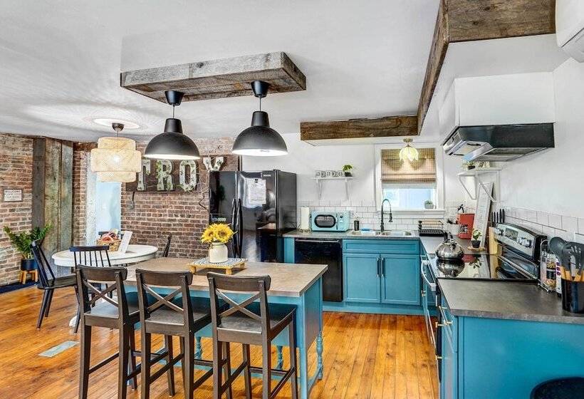 Chic Troy Home Near Downtown, 9 Mi To Albany!