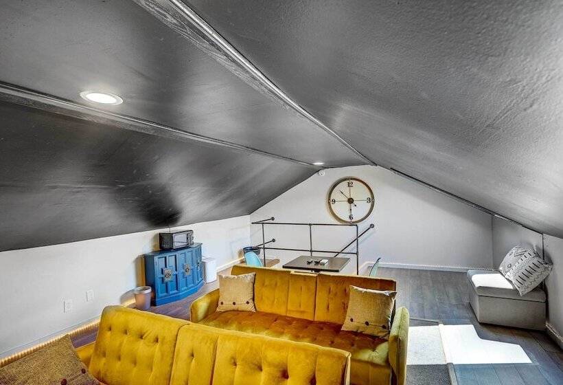 Chic Troy Home Near Downtown, 9 Mi To Albany!