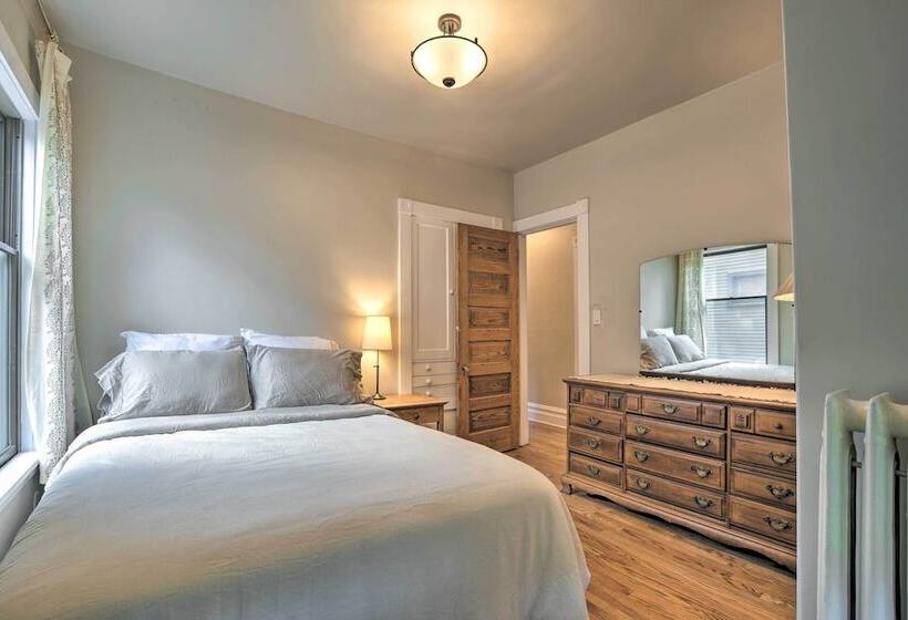 Classic Oak Park Home, 11 Mi To Downtown Chicago!