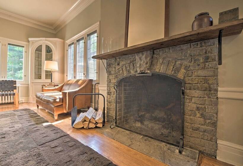 Classic Oak Park Home, 11 Mi To Downtown Chicago!