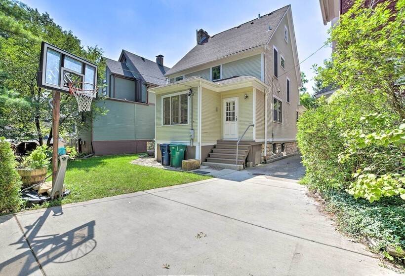 Classic Oak Park Home, 11 Mi To Downtown Chicago!