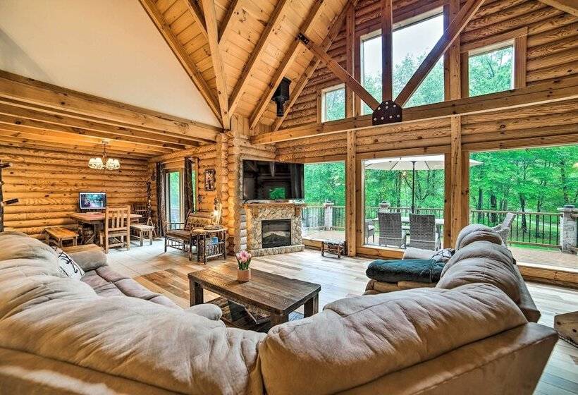 Classy Home W/ Hot Tub: 2 Mi To Lake Access!