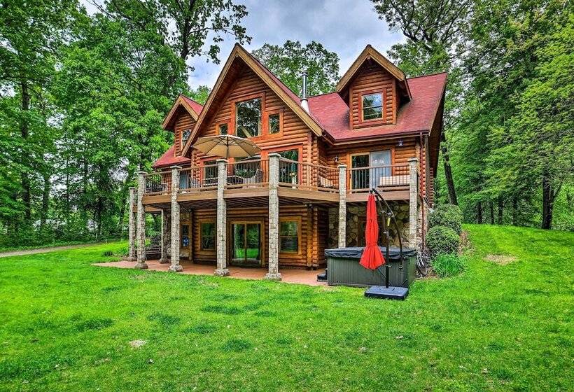 Classy Home W/ Hot Tub: 2 Mi To Lake Access!