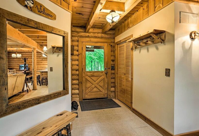 Classy Home W/ Hot Tub: 2 Mi To Lake Access!