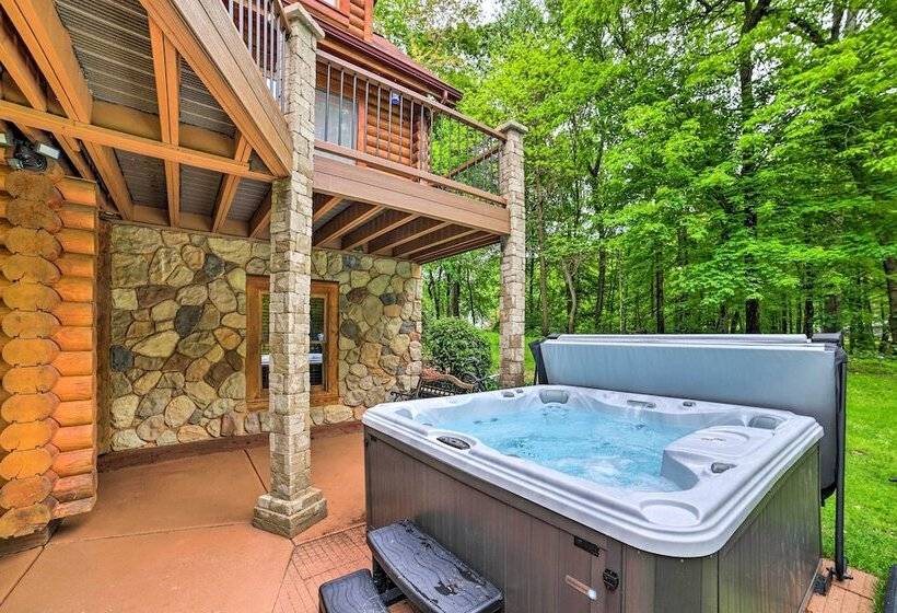 Classy Home W/ Hot Tub: 2 Mi To Lake Access!