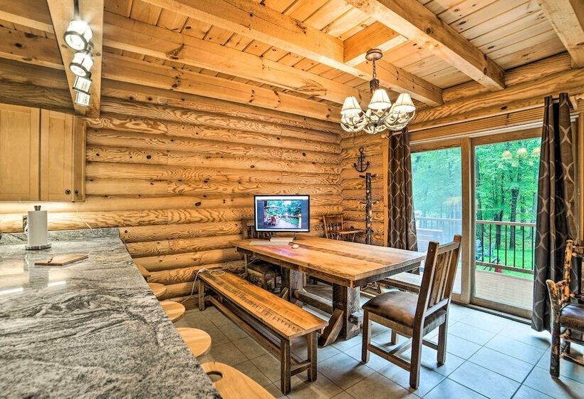 Classy Home W/ Hot Tub: 2 Mi To Lake Access!