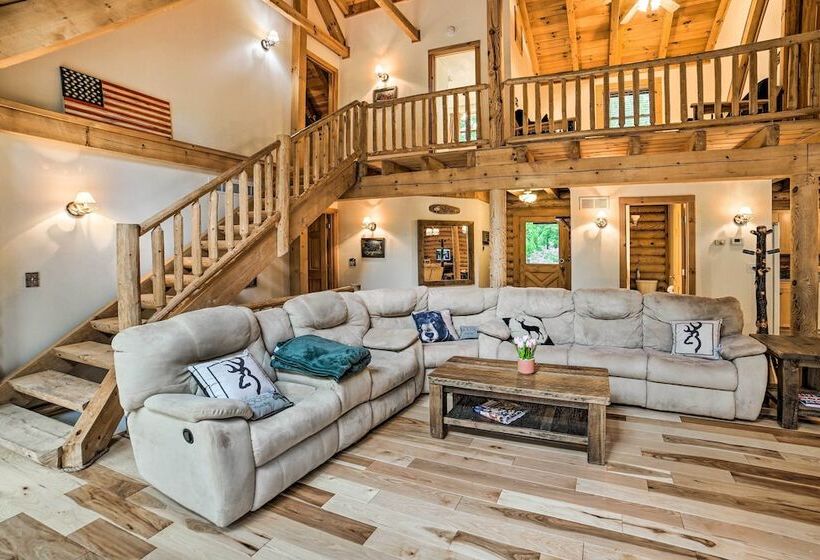 Classy Home W/ Hot Tub: 2 Mi To Lake Access!