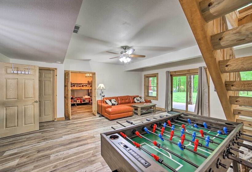 Classy Home W/ Hot Tub: 2 Mi To Lake Access!