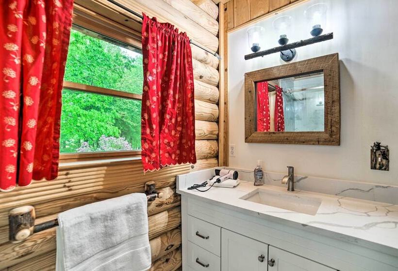 Classy Home W/ Hot Tub: 2 Mi To Lake Access!