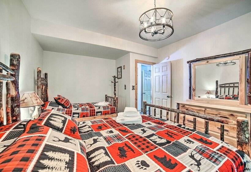 Classy Home W/ Hot Tub: 2 Mi To Lake Access!