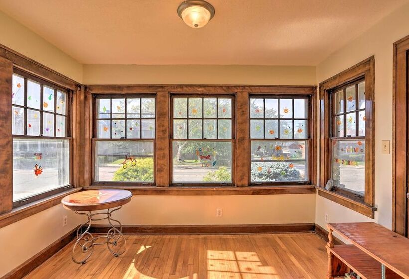 Cleveland Area Home W/ Deck < 10 Mi To Dtwn!