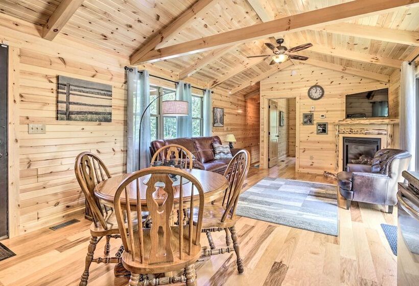 Clover Cabin  W/ Hot Tub+deck In Hocking Hills!