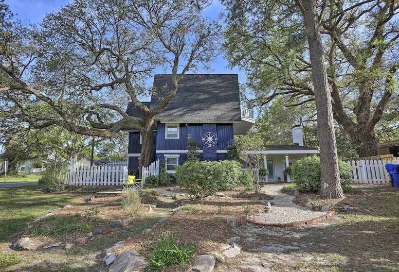 Coastal, Walkable Home In Historic Southport!