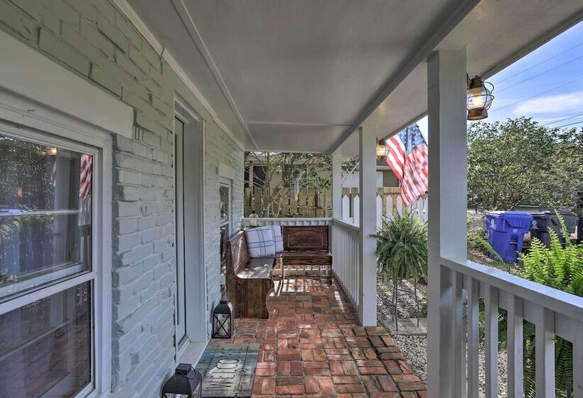 Coastal, Walkable Home In Historic Southport!