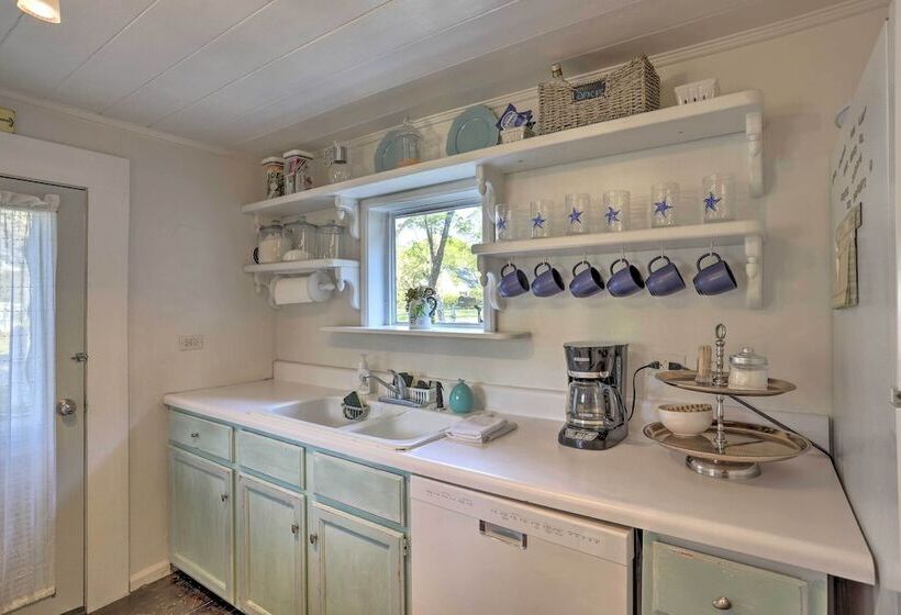 Coastal, Walkable Home In Historic Southport!