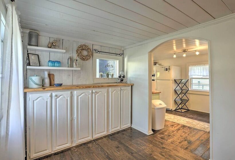 Coastal, Walkable Home In Historic Southport!